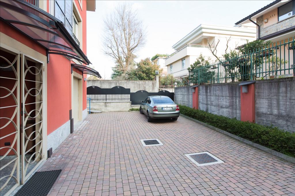 Residenza Villa Regina Monza Luaran gambar